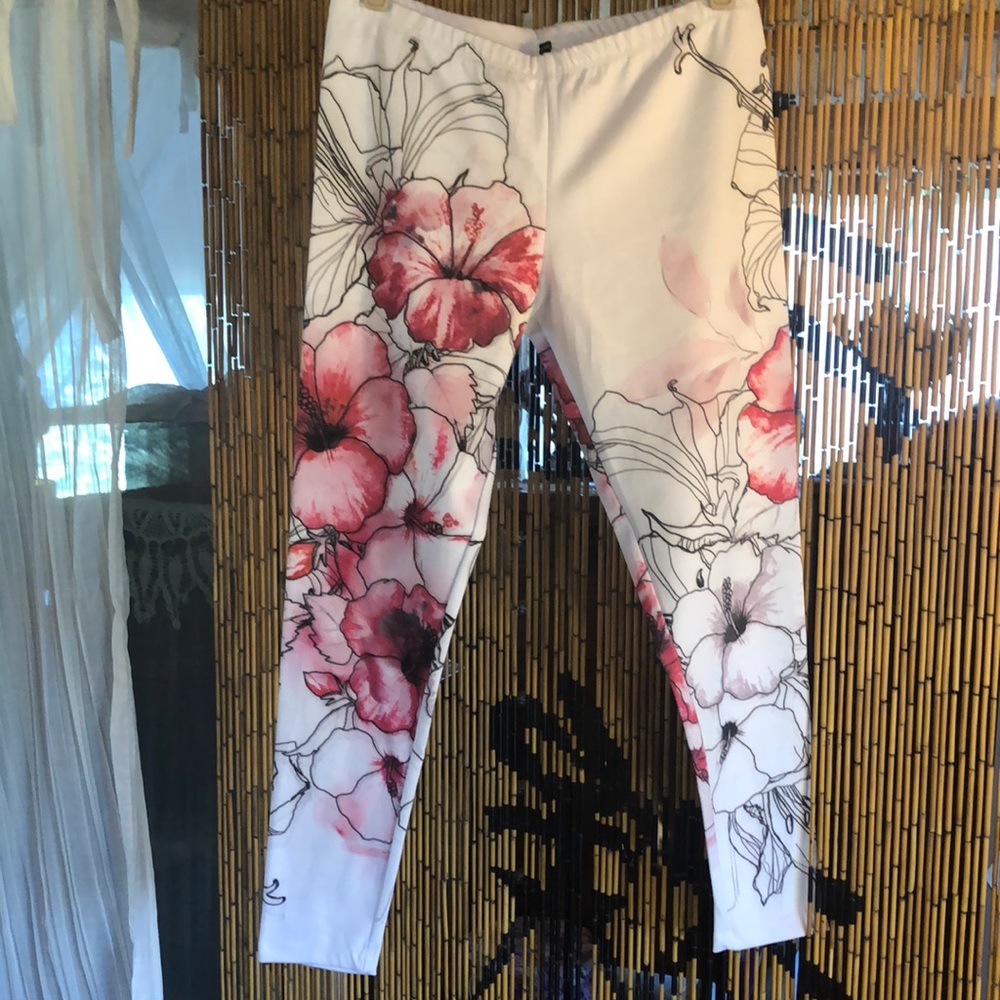 Ladies large floral leggings